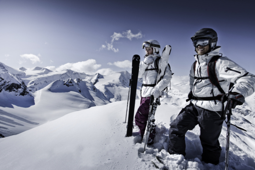 skiiers-on-mountain-kaprun
